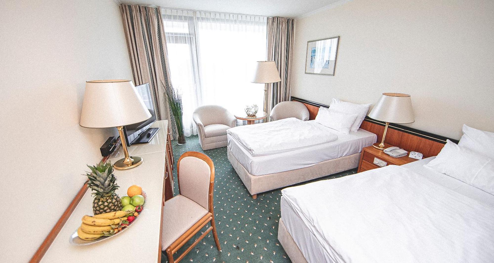 Plaza Hotel Γκελσενκίρτσεν Εξωτερικό φωτογραφία