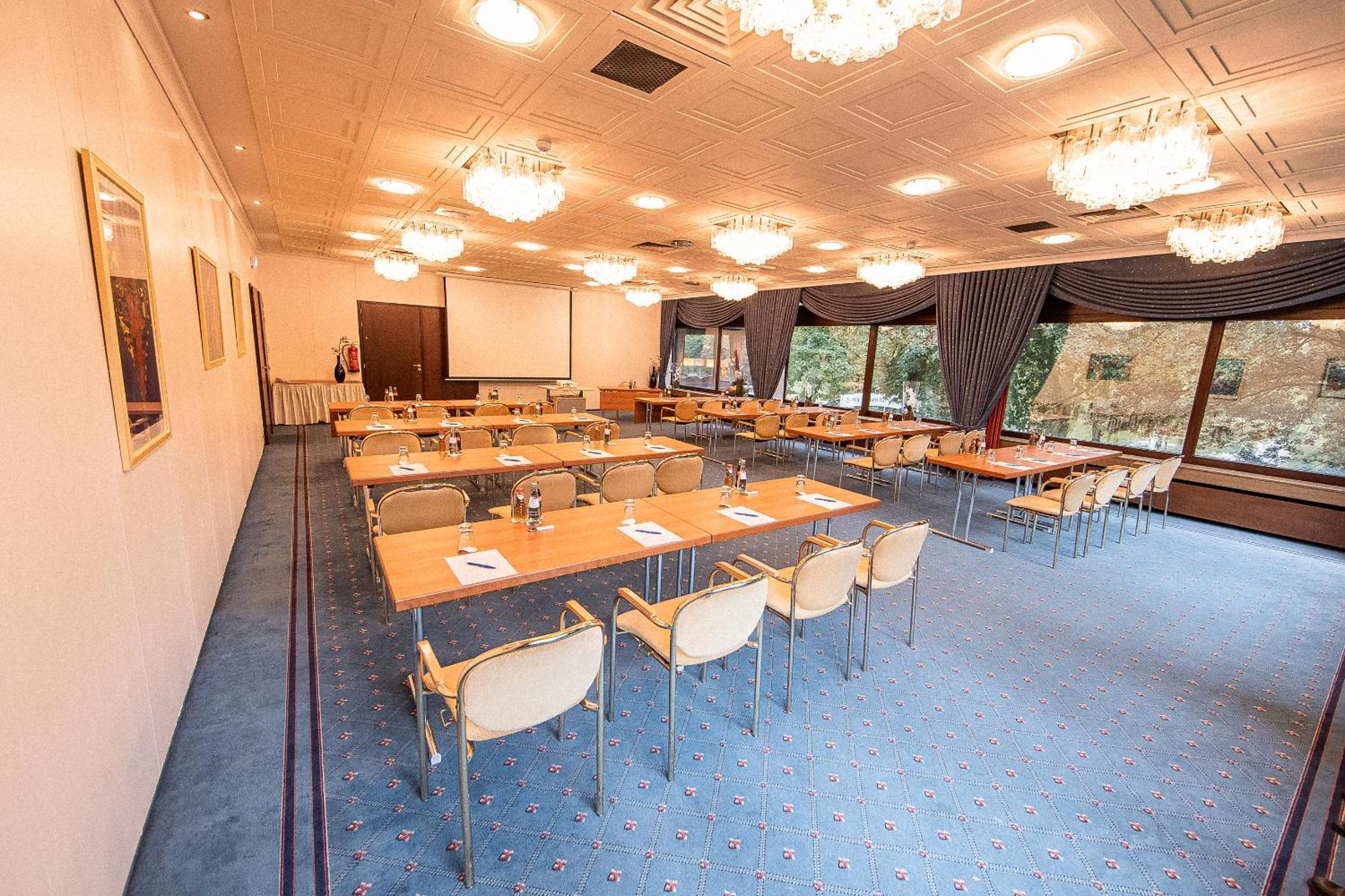 Plaza Hotel Γκελσενκίρτσεν Εξωτερικό φωτογραφία